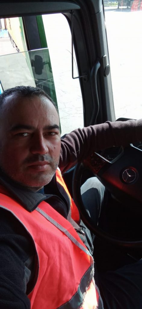 Marius în perioada în care își punea la punct documentele medicale în Italia